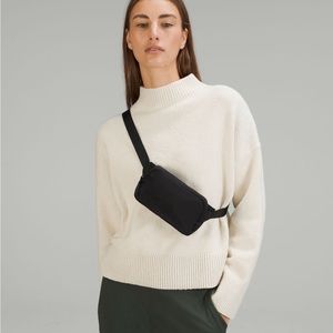 Lululemon mini belt bag - black- 0.7 L